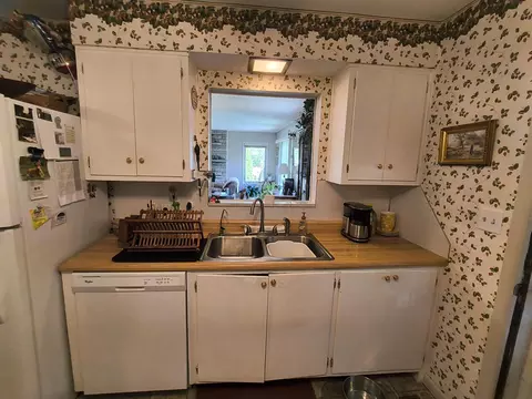 Kitchen - 830 Linden Ave, Celina, OH 45822 photo 3 of 5
