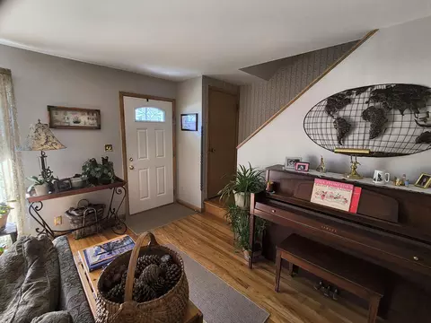 Entry Way - 830 Linden Ave, Celina, OH 45822 photo 1 of 12