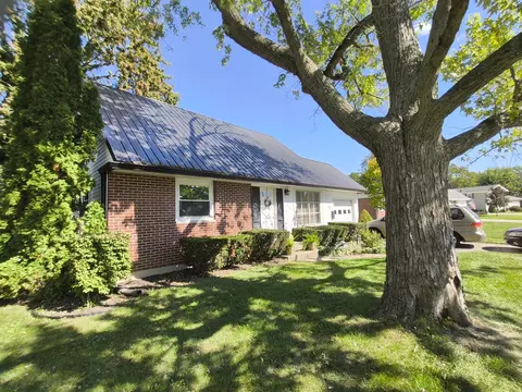 Exterior - 830 Linden Ave, Celina, OH 45822 photo 2 of 39