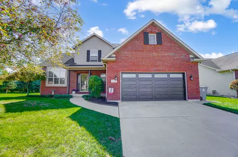 428 Clover Hill Dr, Tipp City, OH 45371