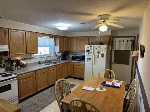 3951 Delmar Cir, Springfield, OH 45503 photo 11