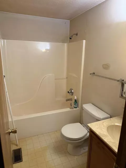3951 Delmar Cir, Springfield, OH 45503 photo 22