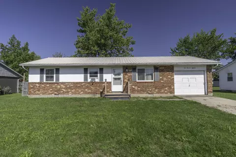 618 E College St, Jackson Center, OH 45334
