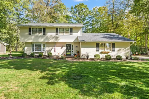 1925 Conwood Dr, Troy, OH 45373
