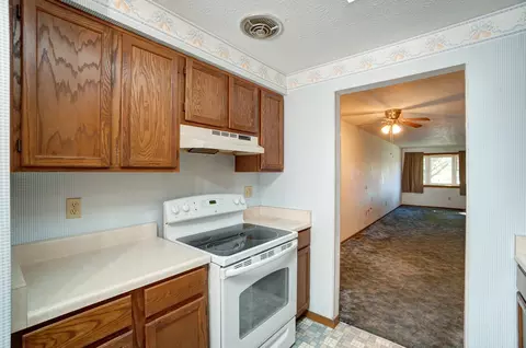 Kitchen - 1650 Sierra Ave, Springfield, OH 45503 photo 4 of 5