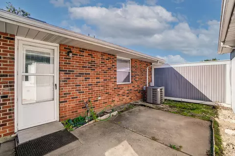 Exterior - 1650 Sierra Ave, Springfield, OH 45503 photo 3 of 4