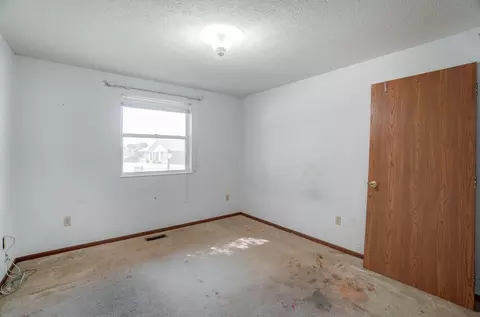 Bedroom - 1650 Sierra Ave, Springfield, OH 45503 photo 4 of 5