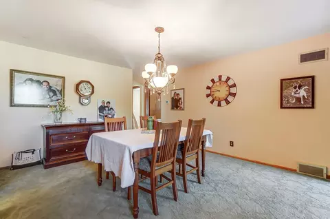 Dining - 2831 Hillside Ave, Springfield, OH 45503 photo 1 of 3