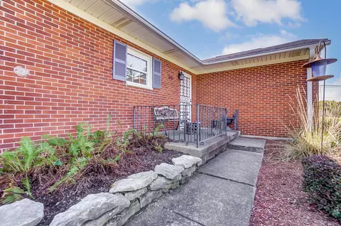 Exterior - 2831 Hillside Ave, Springfield, OH 45503 photo 7 of 21