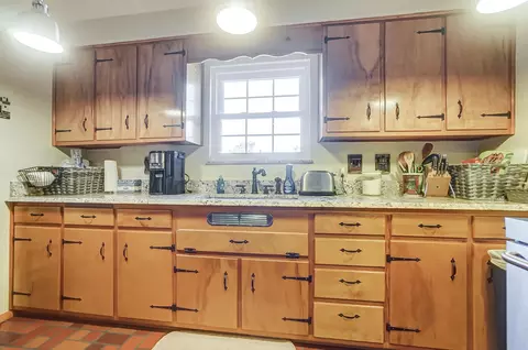 Kitchen - 2831 Hillside Ave, Springfield, OH 45503 photo 2 of 5