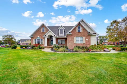 582 Acadia Ct, Troy, OH 45373