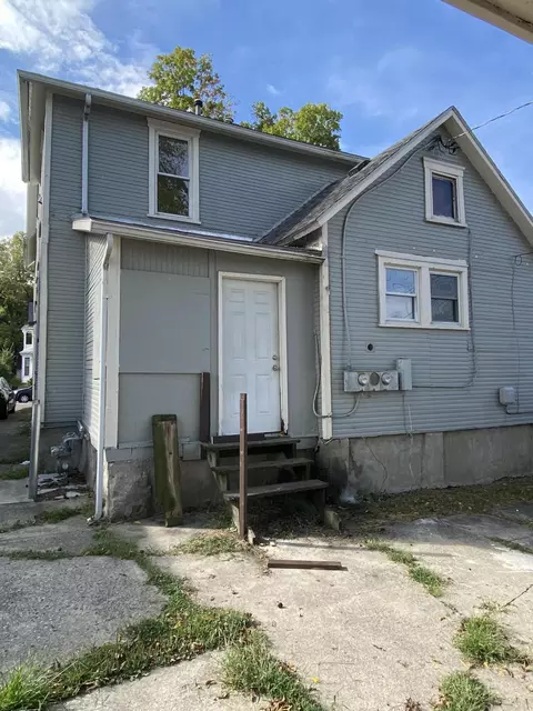 1812 W High St, Springfield, OH 45506 photo 2
