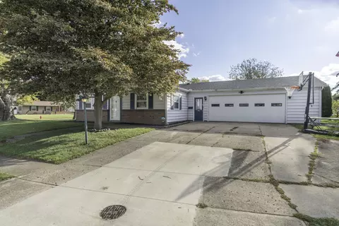 1081 Colonial Dr, Sidney, OH 45365 photo 4