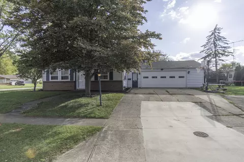 1081 Colonial Dr, Sidney, OH 45365 photo 2