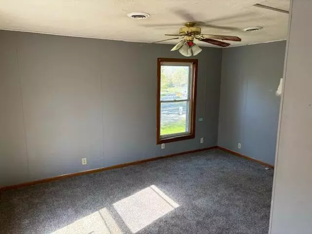 512 W Columbus St, West Liberty, OH 43357 | MLS# 1035118 | 10 Photos ...
