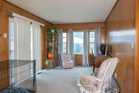Living - 1033 Talisman Cir, Springfield, OH 45503 photo 3 of 3