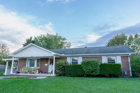 1033 Talisman Cir, Springfield, OH 45503