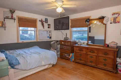 Bedroom - 1033 Talisman Cir, Springfield, OH 45503 photo 2 of 4