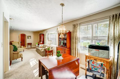 74 W Possum Rd, Springfield, OH 45506 photo 8