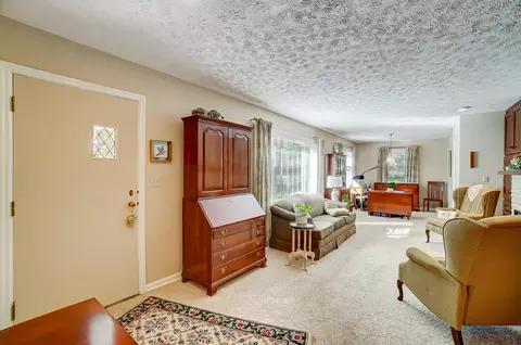 74 W Possum Rd, Springfield, OH 45506 photo 4