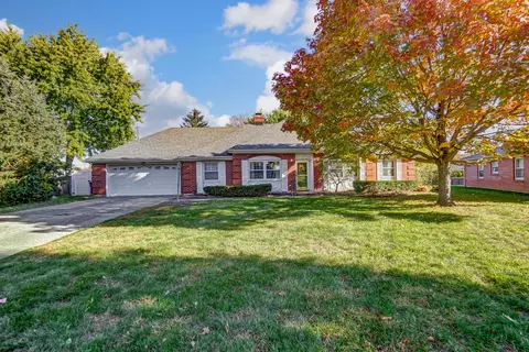 729 Gateshead Rd, Troy, OH 45373