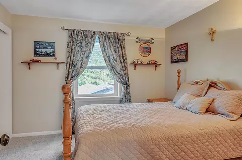 Bedroom - 1480 Shrine Rd, Springfield, OH 45504 photo 3 of 4
