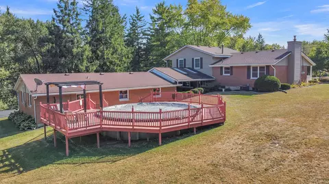 Exterior - 1480 Shrine Rd, Springfield, OH 45504 photo 9 of 9