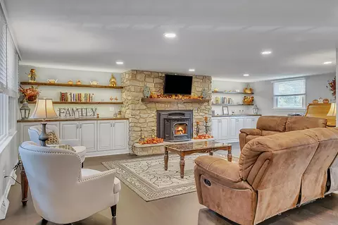 Living - 1480 Shrine Rd, Springfield, OH 45504 photo 1 of 1