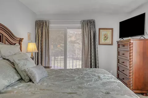 Bedroom - 1480 Shrine Rd, Springfield, OH 45504 photo 2 of 4
