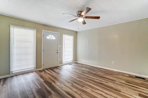 820 S Burnett Rd, Springfield, OH 45505 photo 4