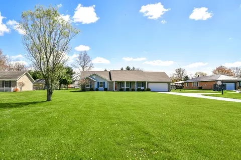 1094 Mitchell Rd, Wilmington, OH 45177