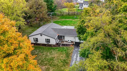 4659 E County Line Rd, Springfield, OH 45502 photo 2