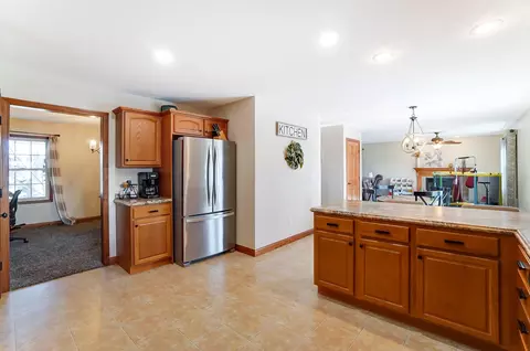Kitchen - 3931 Pinewood Ave, Springfield, OH 45502 photo 4 of 4