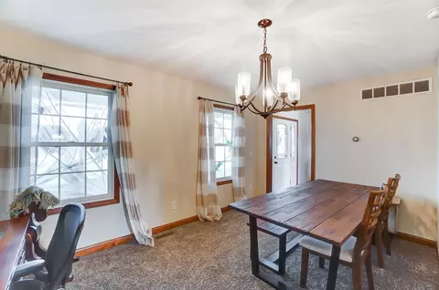 Dining - 3931 Pinewood Ave, Springfield, OH 45502 photo 2 of 3