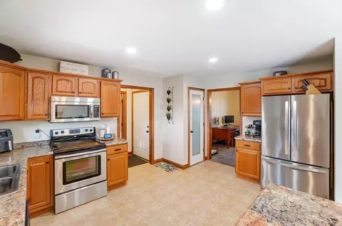 Kitchen - 3931 Pinewood Ave, Springfield, OH 45502 photo 3 of 4