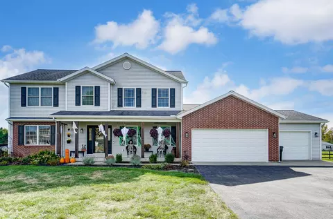 Exterior - 3931 Pinewood Ave, Springfield, OH 45502 photo 2 of 16