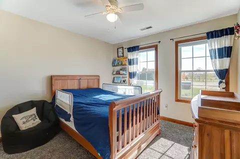 Bedroom - 3931 Pinewood Ave, Springfield, OH 45502 photo 4 of 7