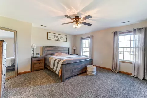 Bedroom - 3931 Pinewood Ave, Springfield, OH 45502 photo 1 of 7