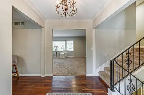 Entry Way - 606 Westchester Park Dr, Springfield, OH 45504 photo 2 of 10