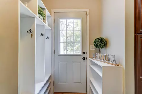 Entry Way - 606 Westchester Park Dr, Springfield, OH 45504 photo 5 of 10