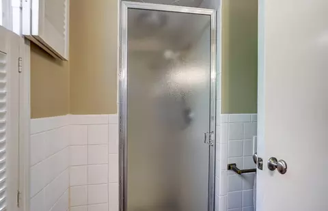 Bath - 606 Westchester Park Dr, Springfield, OH 45504 photo 11 of 11
