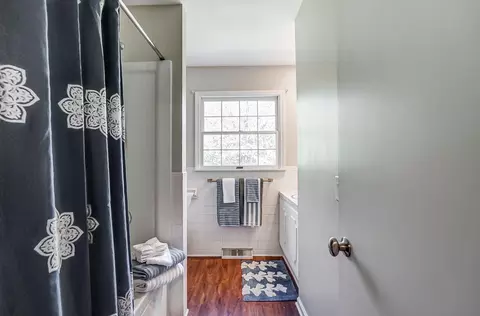 Bath - 606 Westchester Park Dr, Springfield, OH 45504 photo 6 of 11