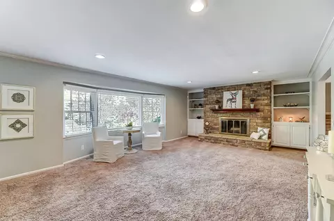 Living - 606 Westchester Park Dr, Springfield, OH 45504 photo 1 of 9