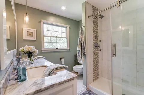 Bath - 606 Westchester Park Dr, Springfield, OH 45504 photo 3 of 11