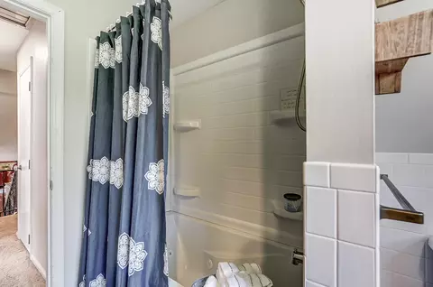 Bath - 606 Westchester Park Dr, Springfield, OH 45504 photo 7 of 11