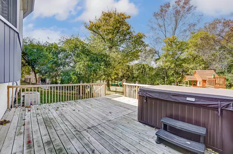 Exterior - 606 Westchester Park Dr, Springfield, OH 45504 photo 14 of 22