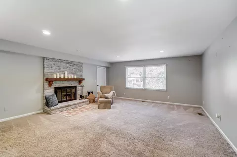 Living - 606 Westchester Park Dr, Springfield, OH 45504 photo 7 of 9