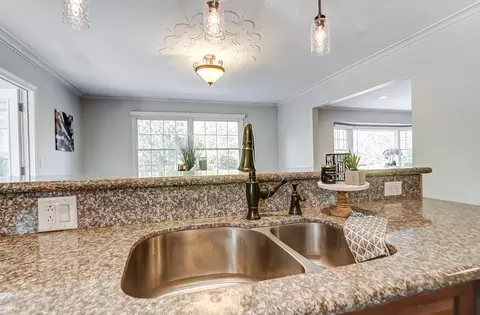 Kitchen - 606 Westchester Park Dr, Springfield, OH 45504 photo 8 of 8