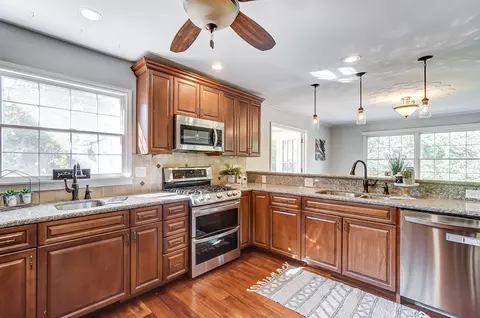 Kitchen - 606 Westchester Park Dr, Springfield, OH 45504 photo 5 of 8
