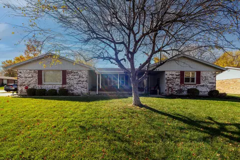 465 Hathaway Trl, Tipp City, OH 45371